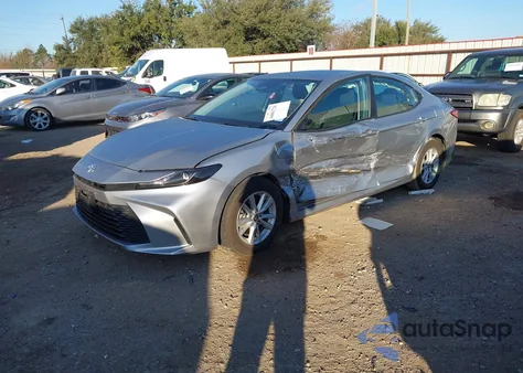 2025 Toyota Camry Le z USA, uszkodzony, nr VIN 4T1DAACK9SU508427